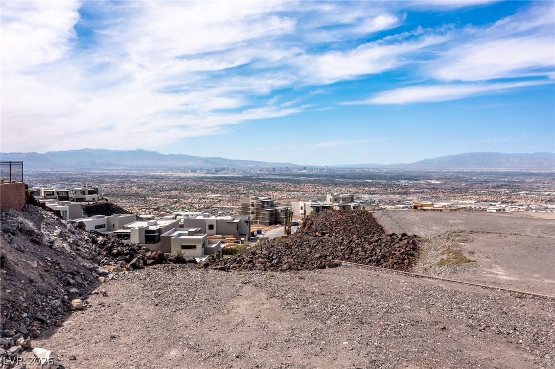 559 Grand Rim Drive Henderson, NV 89012 - Photo 2 of 6