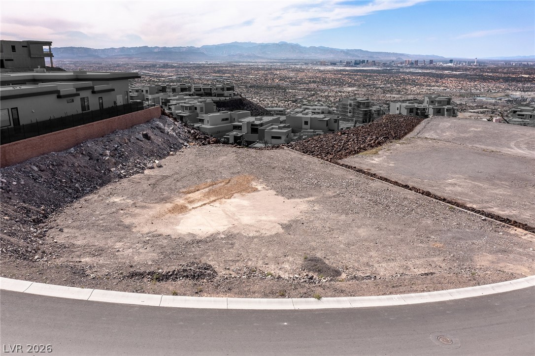 559 Grand Rim Drive Henderson, NV 89012 - Photo 3 of 6