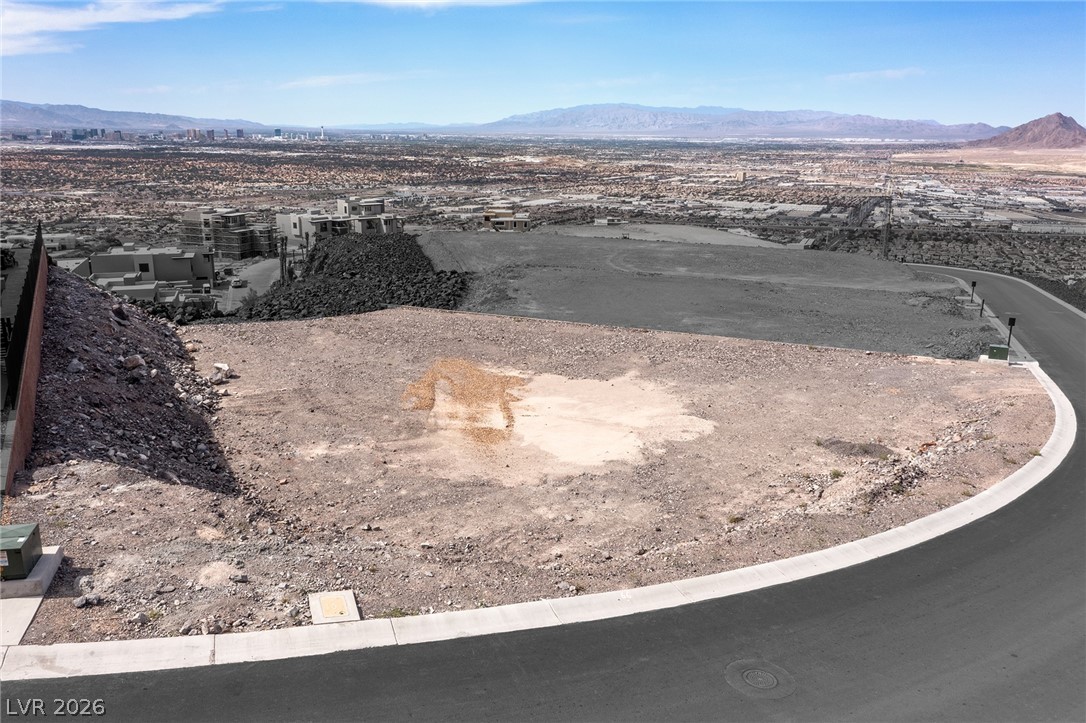 559 Grand Rim Drive Henderson, NV 89012 - Photo 4 of 6