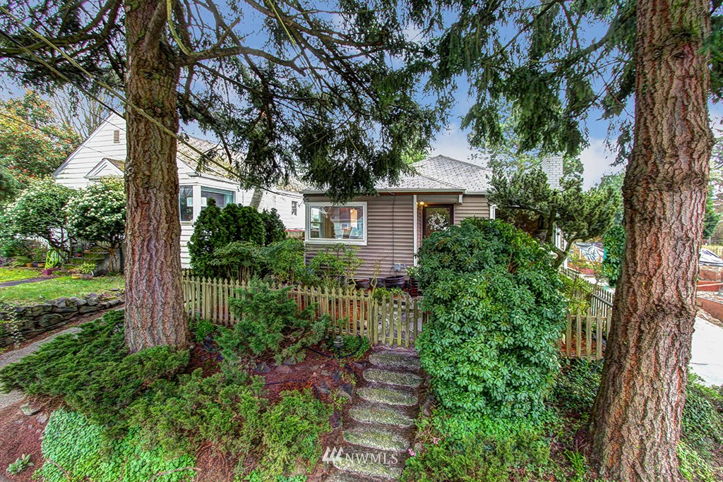 3921 Southwest Kenyon Street Seattle, WA 98136 - Photo 1 of 23 Gallery Image 1
