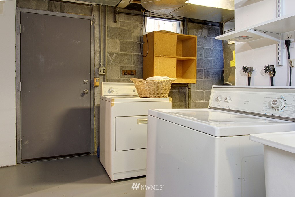 3921 Southwest Kenyon Street Seattle, WA 98136 - Photo 18 of 23 Gallery Image 18
