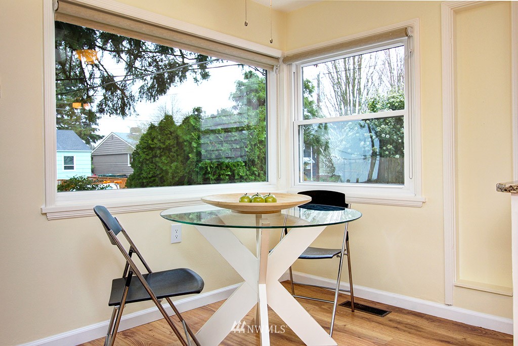 3921 Southwest Kenyon Street Seattle, WA 98136 - Photo 7 of 23 Gallery Image 7