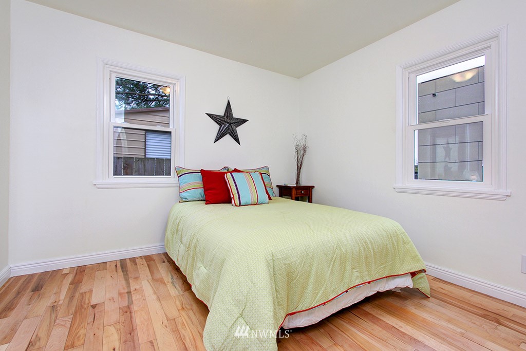 3921 Southwest Kenyon Street Seattle, WA 98136 - Photo 10 of 23 Gallery Image 10