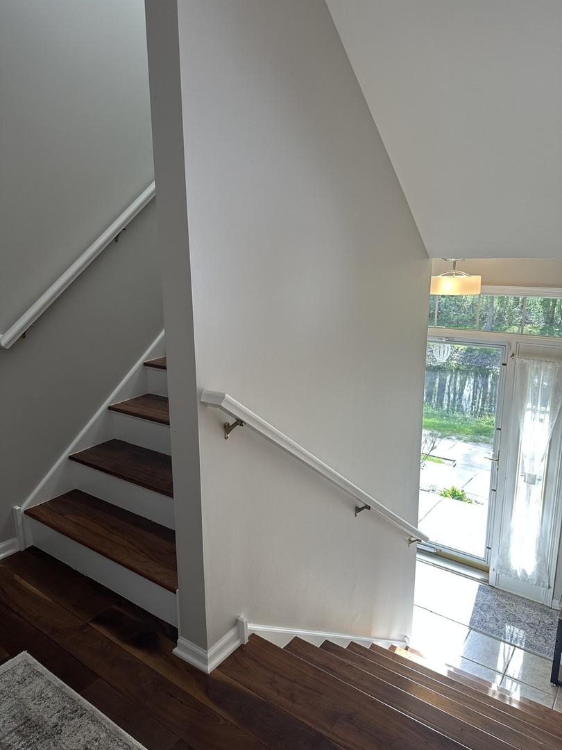 172 East River Road, Unit R Des Plaines, IL 60016 - Photo 3 of 35