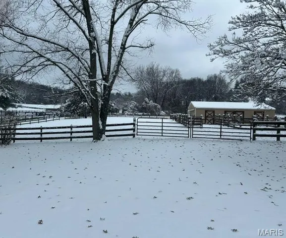 $720,000 | 760 West Spicewood Drive, Wildwood, MO 63005