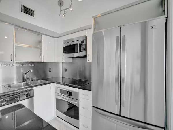 $6,000 | 286 Bal Bay Drive, Unit 2B, Bal Harbour, FL 33154