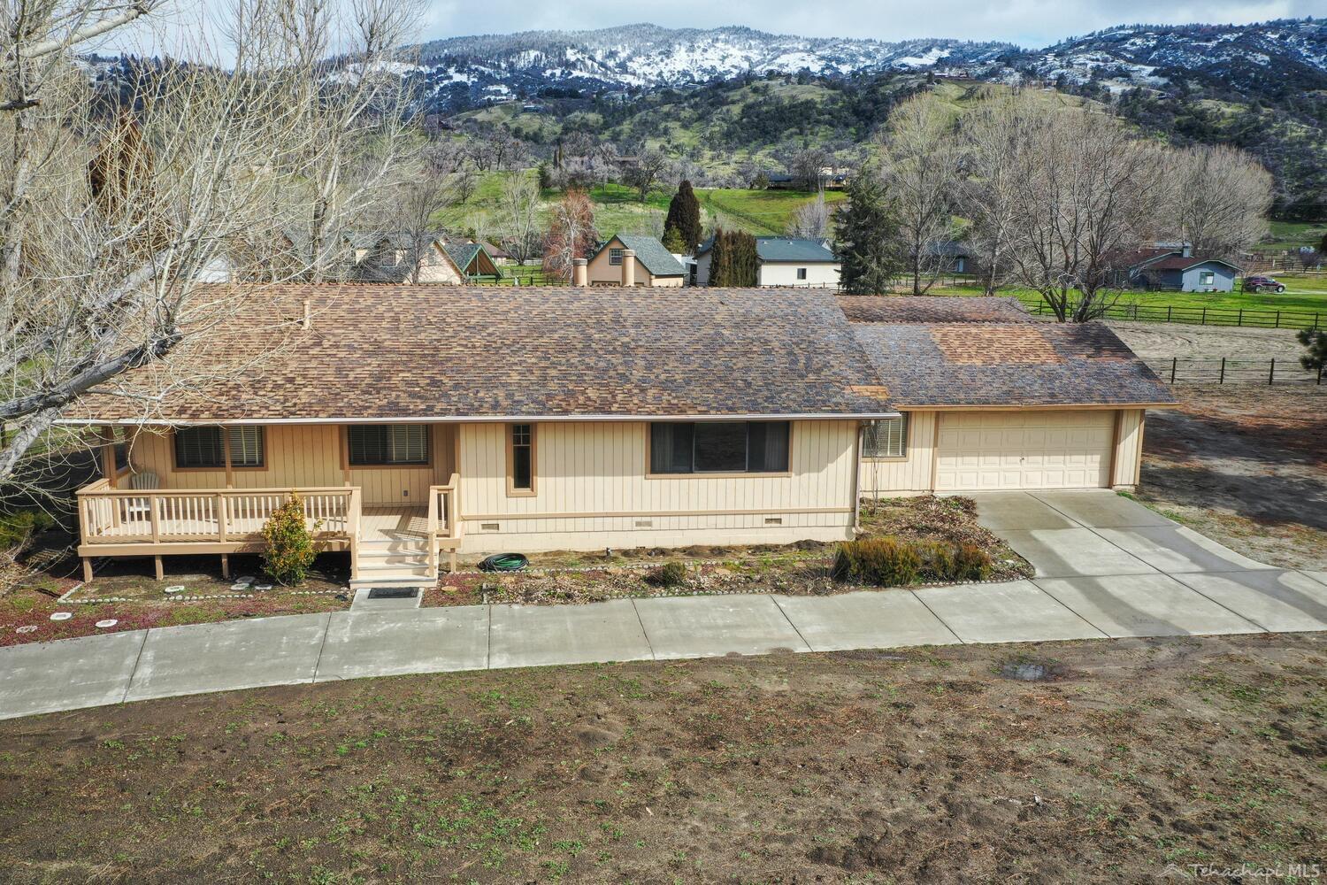 28901 North Lower Valley Road Tehachapi, CA 93561 - Photo 4 of 25 Gallery Image 4