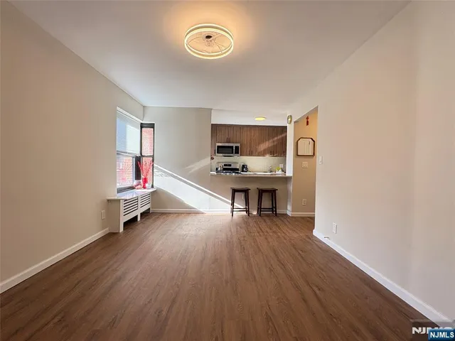 $279,900 | 2329 Hudson Terrace, Unit C3, Fort Lee, NJ 07024