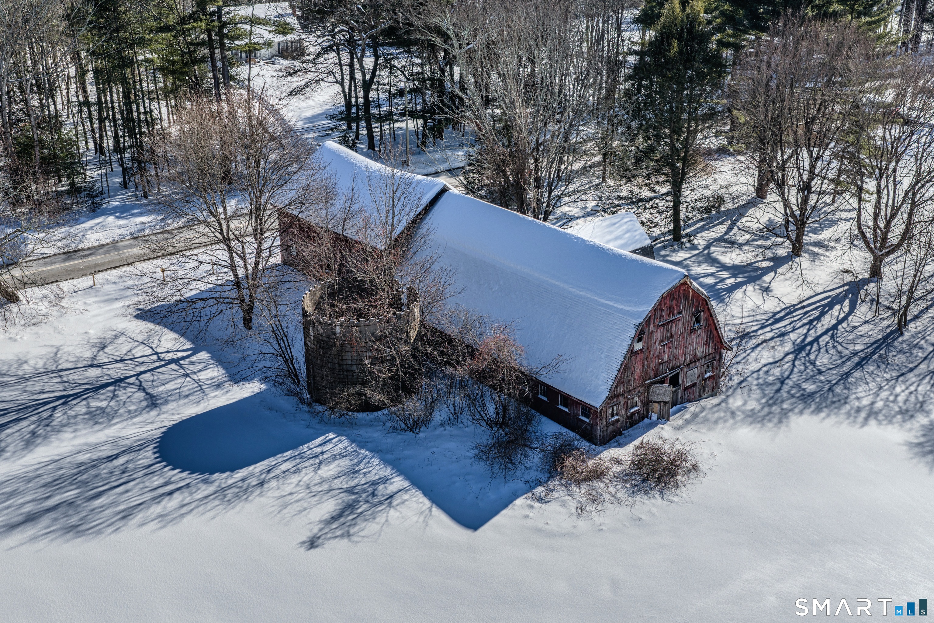 78 East Putnam Road Putnam, CT 06260 - Photo 22 of 26 a view of a backyard with sitting area