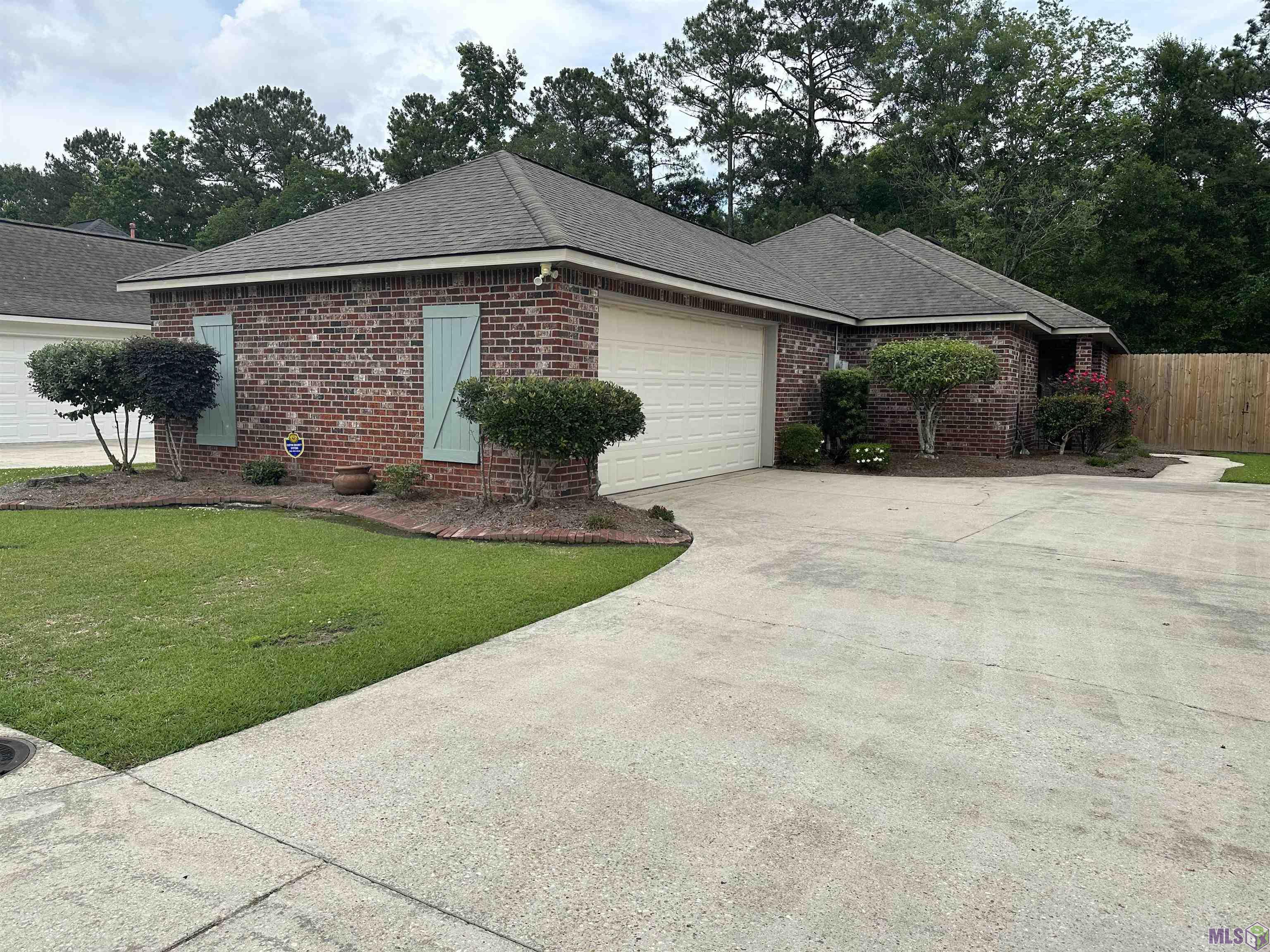 6425 Ridge Way Avenue Baton Rouge, LA 70817 - Photo 1 of 7