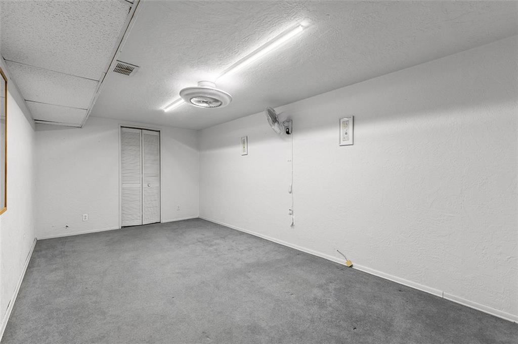 1620 Greentree Road Pittsburgh, PA 15220 - Photo 12 of 20 Gallery Image 12