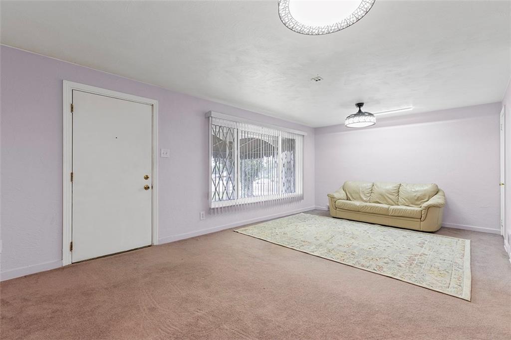 1620 Greentree Road Pittsburgh, PA 15220 - Photo 3 of 20 Gallery Image 3