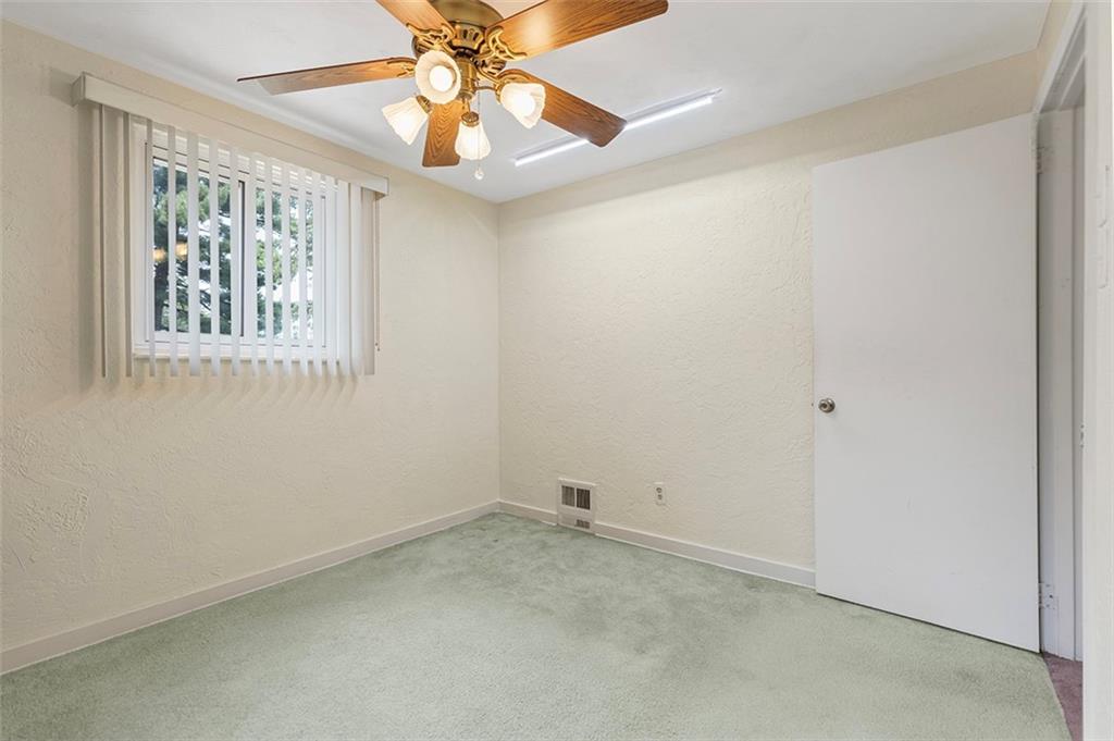 1620 Greentree Road Pittsburgh, PA 15220 - Photo 5 of 20 Gallery Image 5