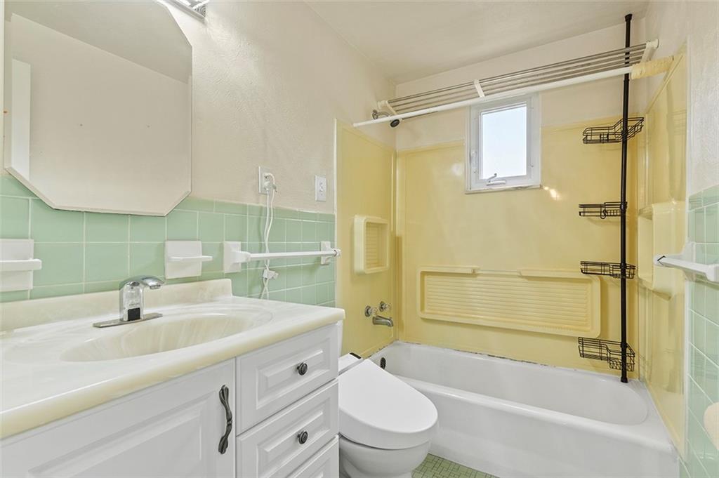 1620 Greentree Road Pittsburgh, PA 15220 - Photo 10 of 20 Gallery Image 10