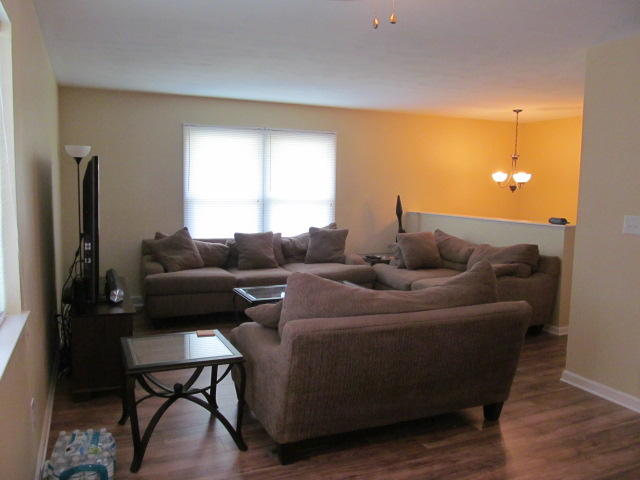 5305 Starkey Road Roanoke, VA 24018 - Photo 3 of 19 Living Room