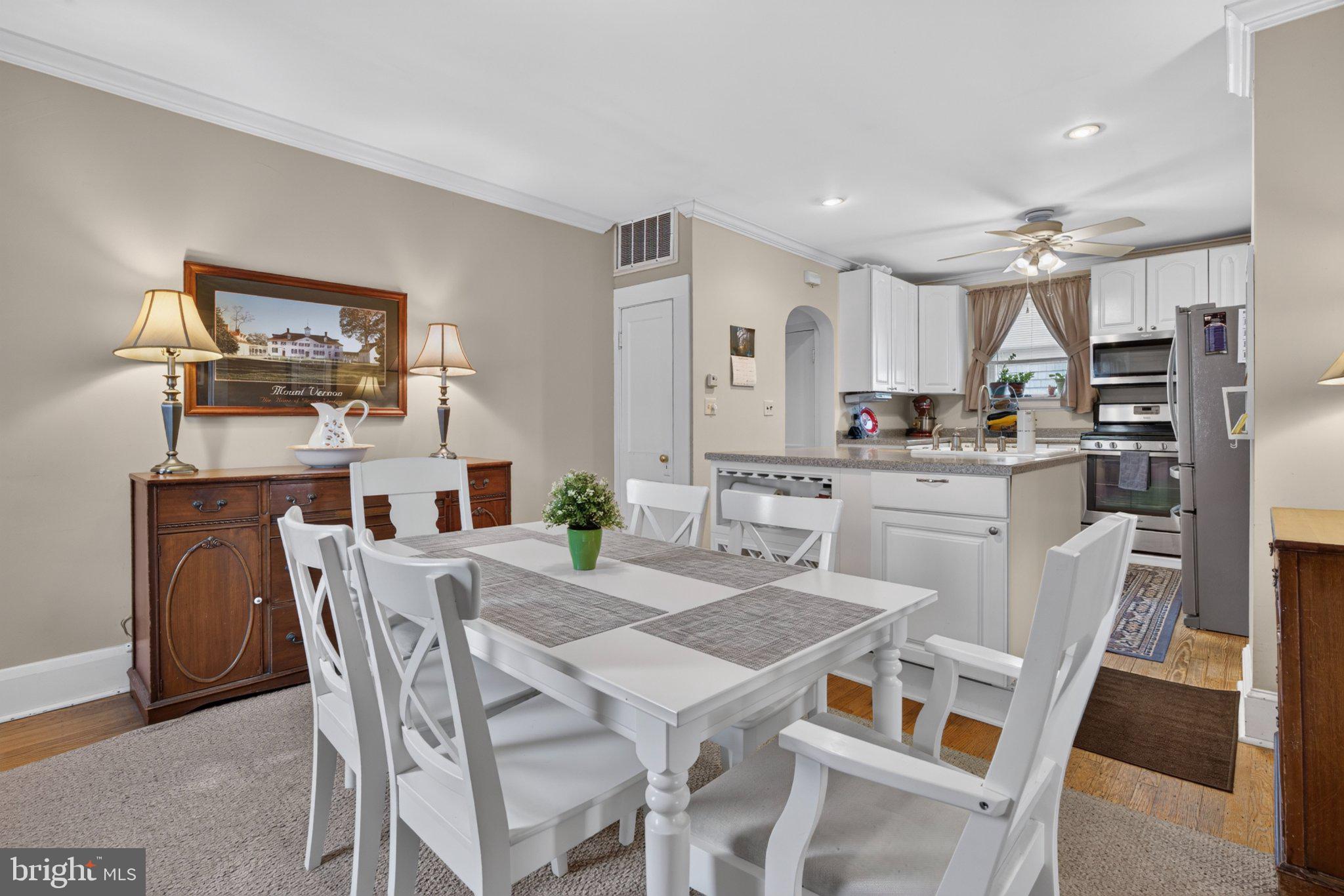 4420 Ridge Avenue Halethorpe, MD 21227 - Photo 15 of 42 Dining room