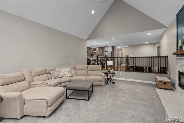 $585,000 | 2 Deer Hollow Lane, Litchfield, IL 62056