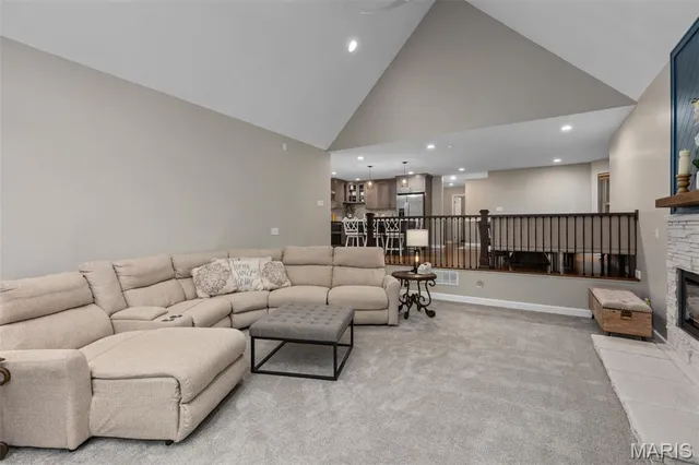 $585,000 | 2 Deer Hollow Lane, Litchfield, IL 62056