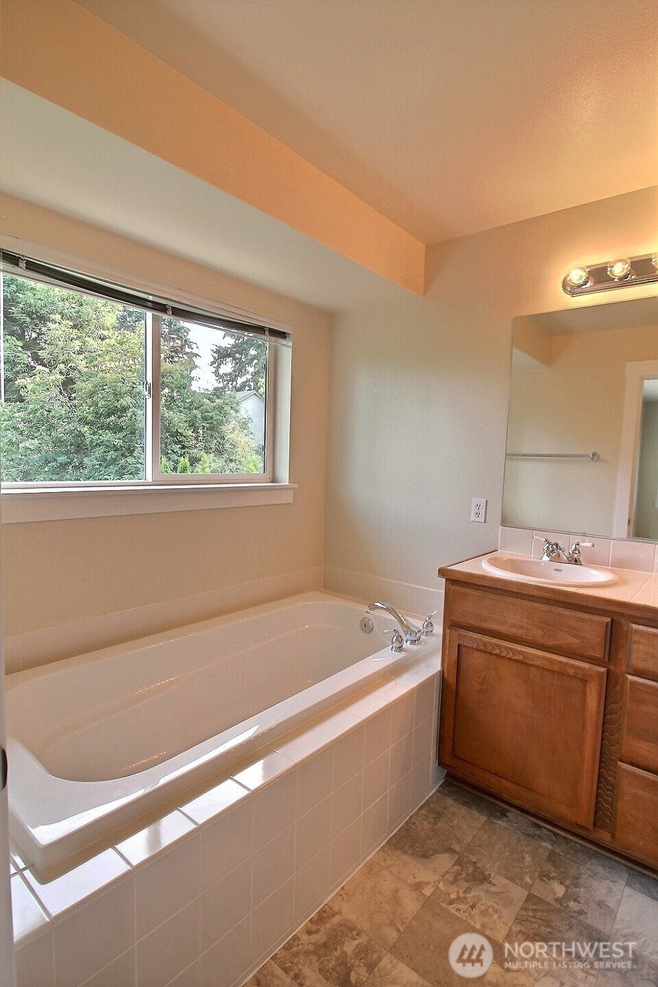 2027 Northeast 25th Place Renton, WA 98056 - Photo 21 of 34 Gallery Image 21