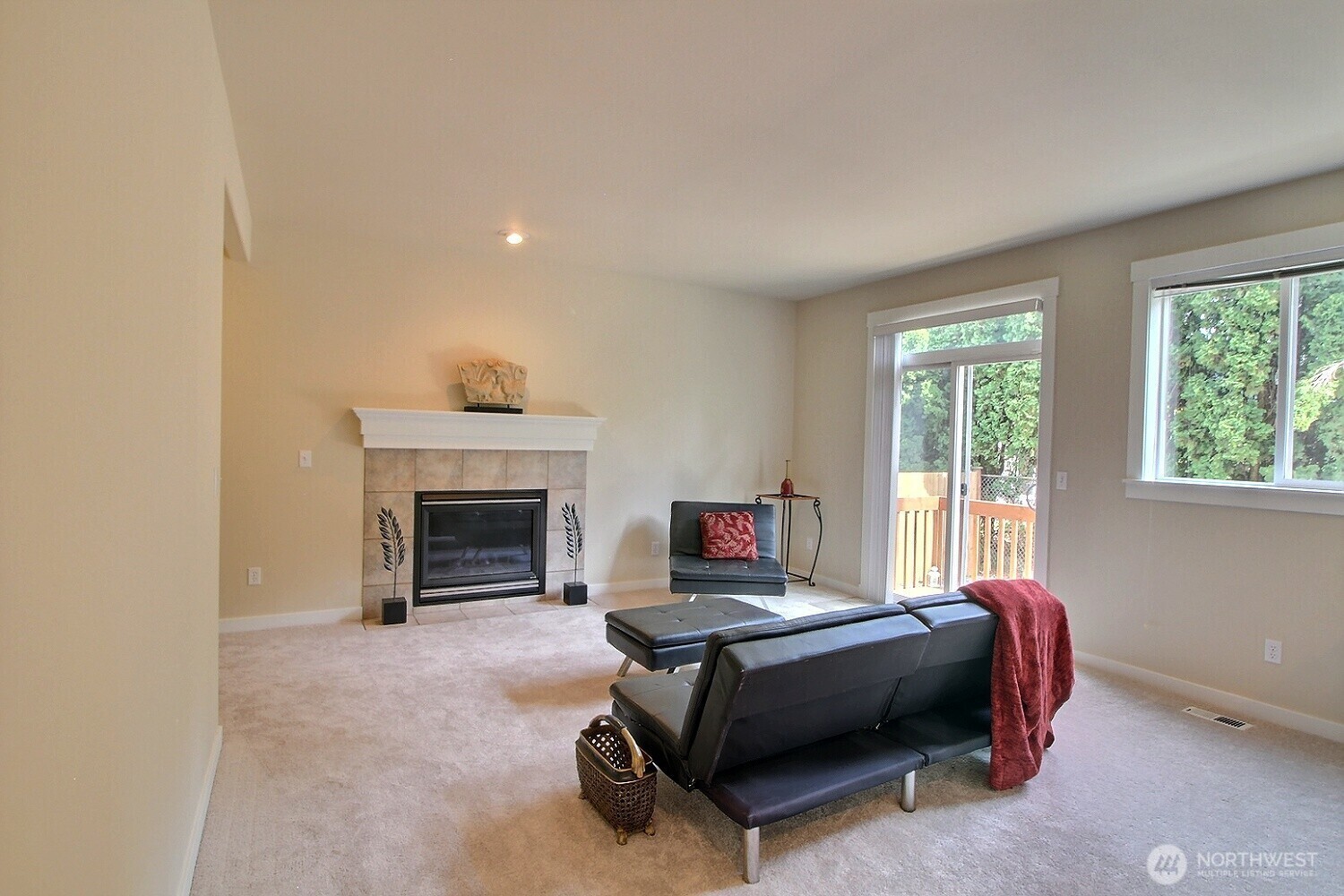 2027 Northeast 25th Place Renton, WA 98056 - Photo 9 of 34 Gallery Image 9