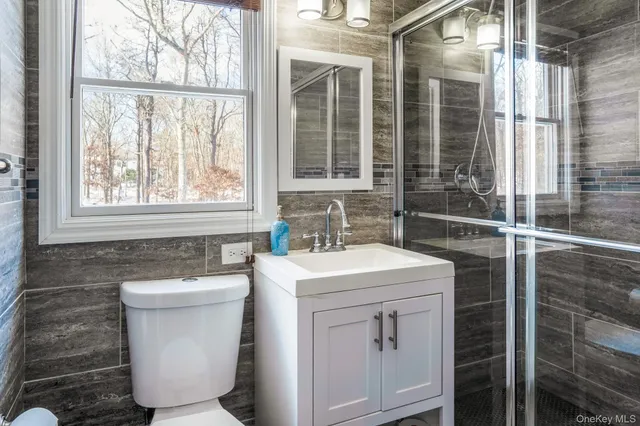 $840,000 | 400 Eastport Manor Road, Manorville, NY 11949