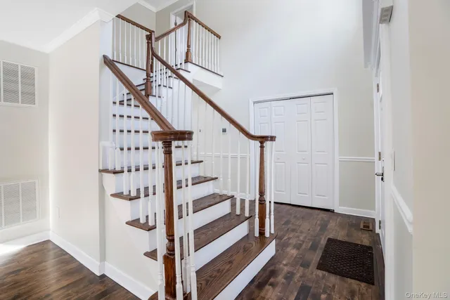 $840,000 | 400 Eastport Manor Road, Manorville, NY 11949