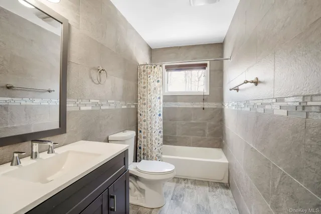 $840,000 | 400 Eastport Manor Road, Manorville, NY 11949