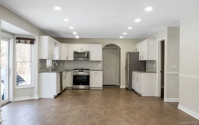 $840,000 | 400 Eastport Manor Road, Manorville, NY 11949