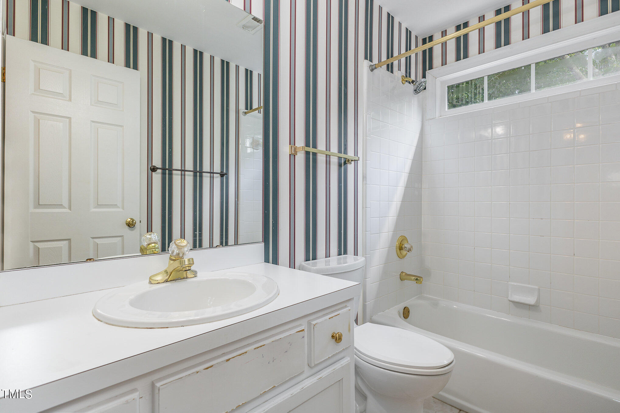 8101 Halethorpe Drive Raleigh, NC 27613 - Photo 15 of 23 016_bc4a0876-edit_712