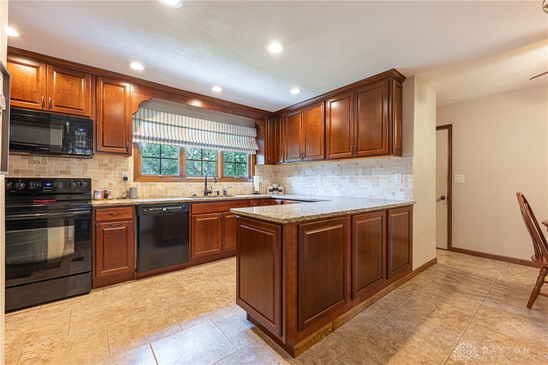 1062 Spring Valley-Alpha Road Xenia, OH 45385 - Photo 10 of 59 Gallery Image 10