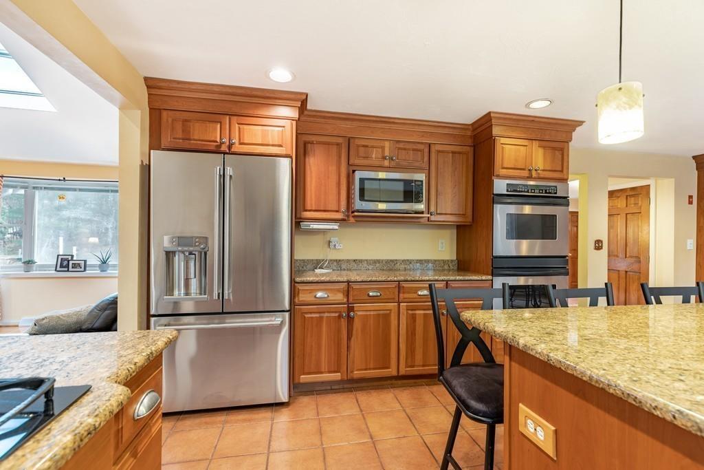 13 Niantic Road Sharon, MA 02067 - Photo 6 of 25 Gallery Image 6