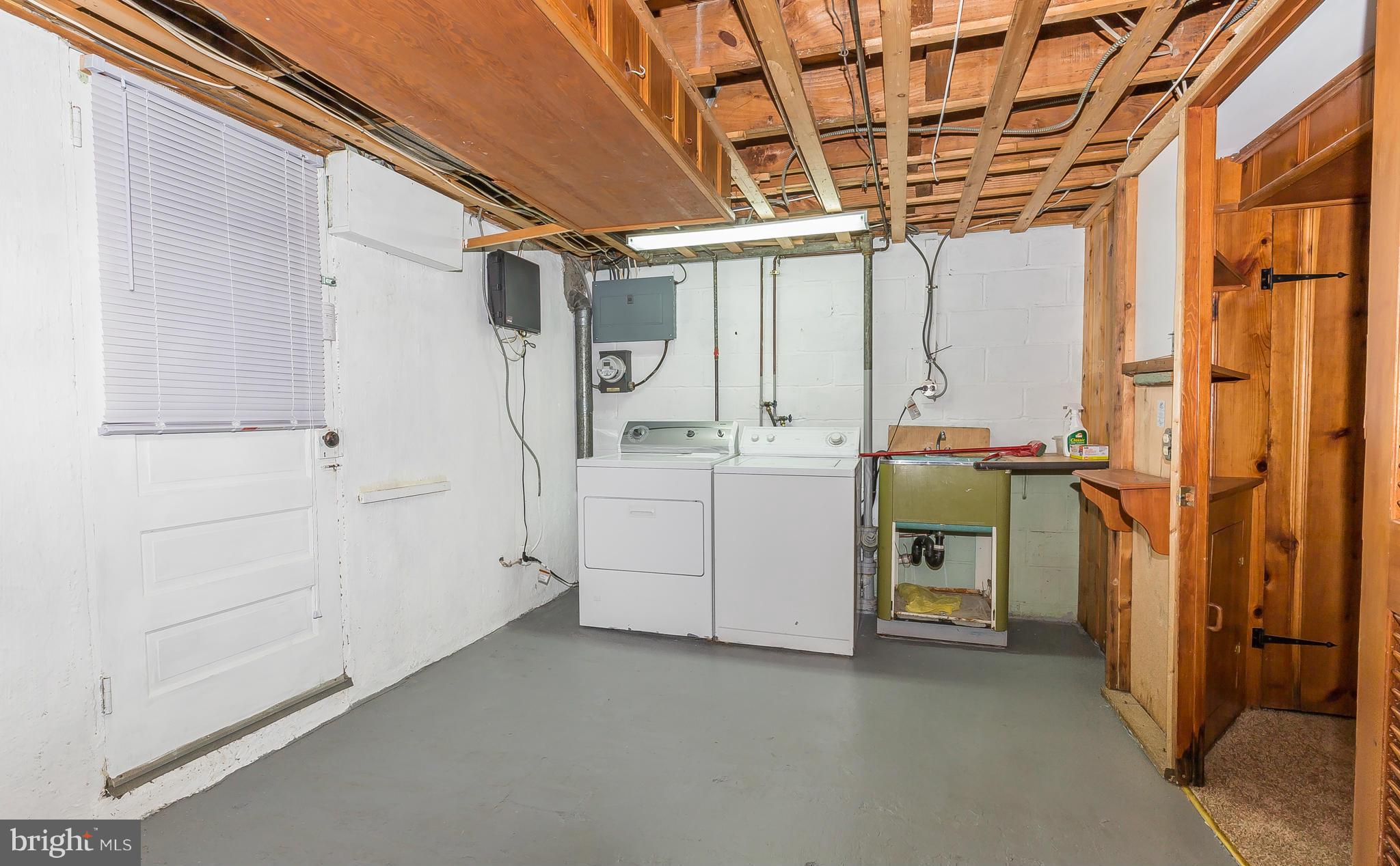 3417 Dunran Road Dundalk, MD 21222 - Photo 26 of 29 a utility room with dryer and washer