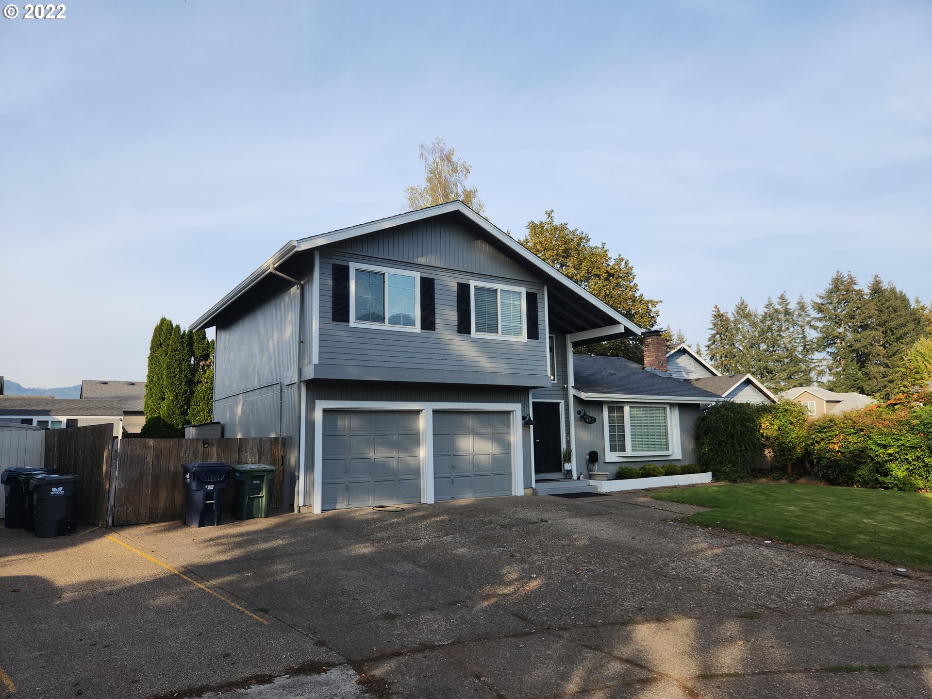 480 72nd Street Springfield, OR 97478 - Photo 2 of 24 a front view of a house with a garage