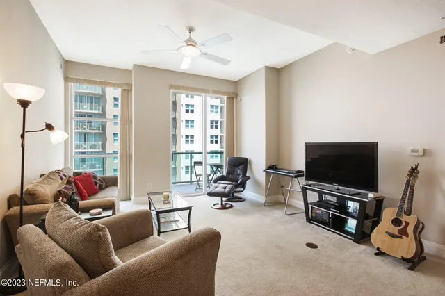 $419,000 | 1431 Riverplace Boulevard, Unit 2202, Jacksonville, FL 32207