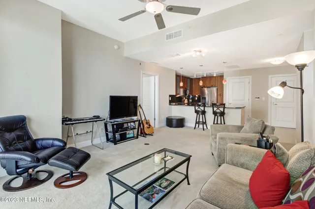 $419,000 | 1431 Riverplace Boulevard, Unit 2202, Jacksonville, FL 32207