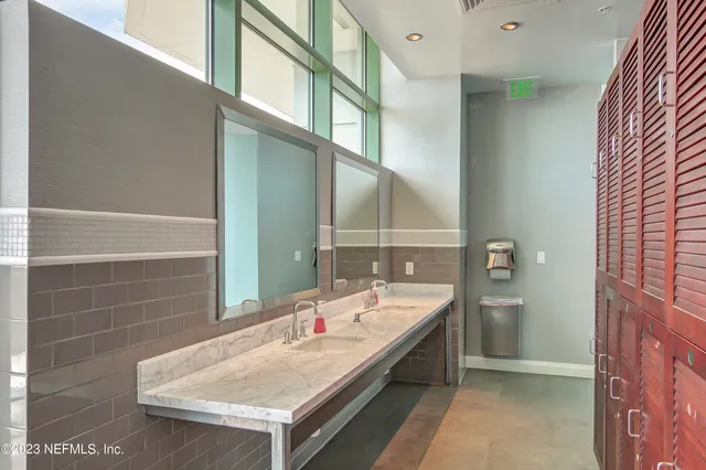 $419,000 | 1431 Riverplace Boulevard, Unit 2202, Jacksonville, FL 32207