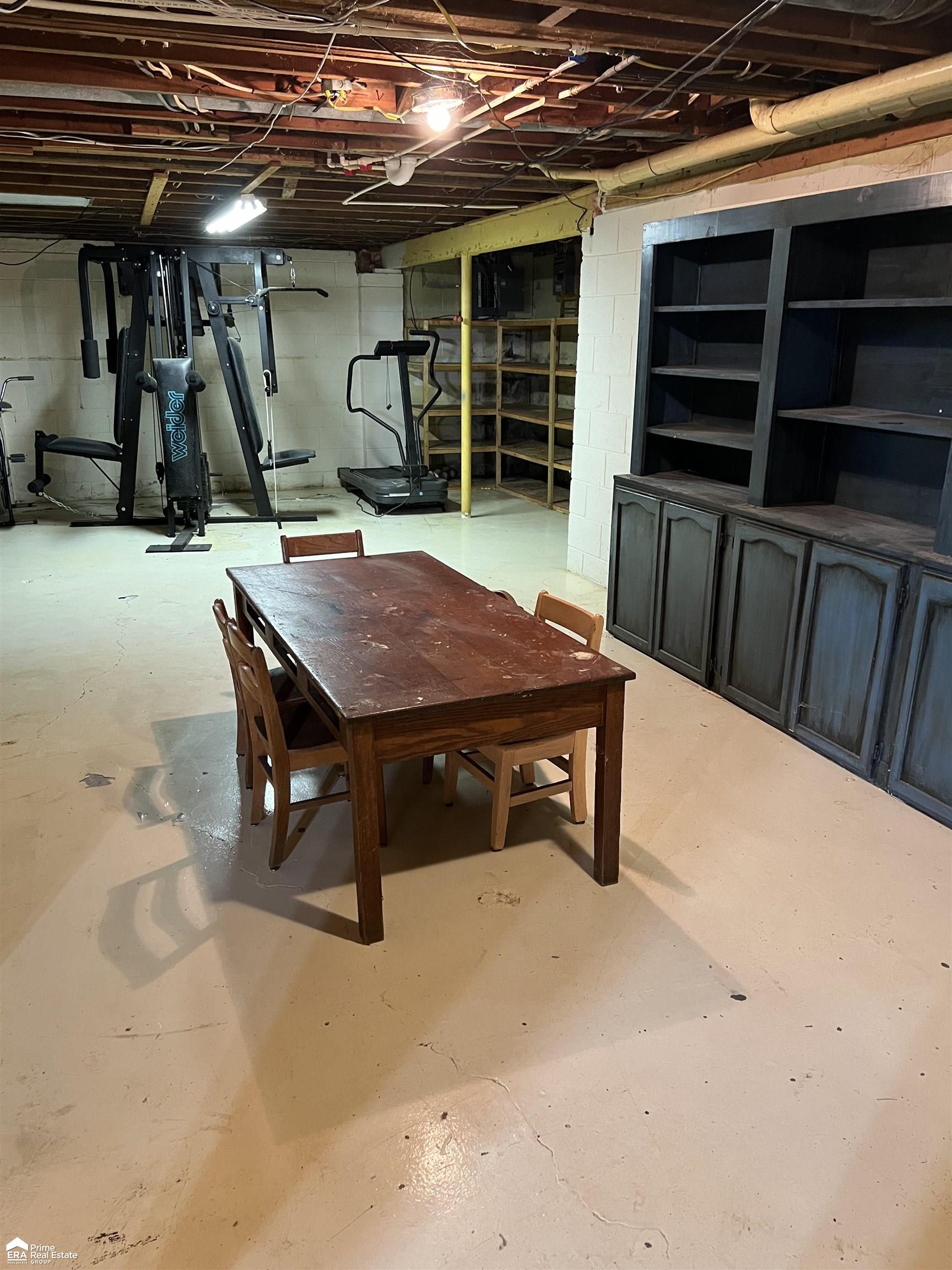 4186 North Center Road Flint, MI 48506 - Photo 37 of 40 50157512-f33c89f4-9739-4858-bf0a-4c01a23fe39c.JPG