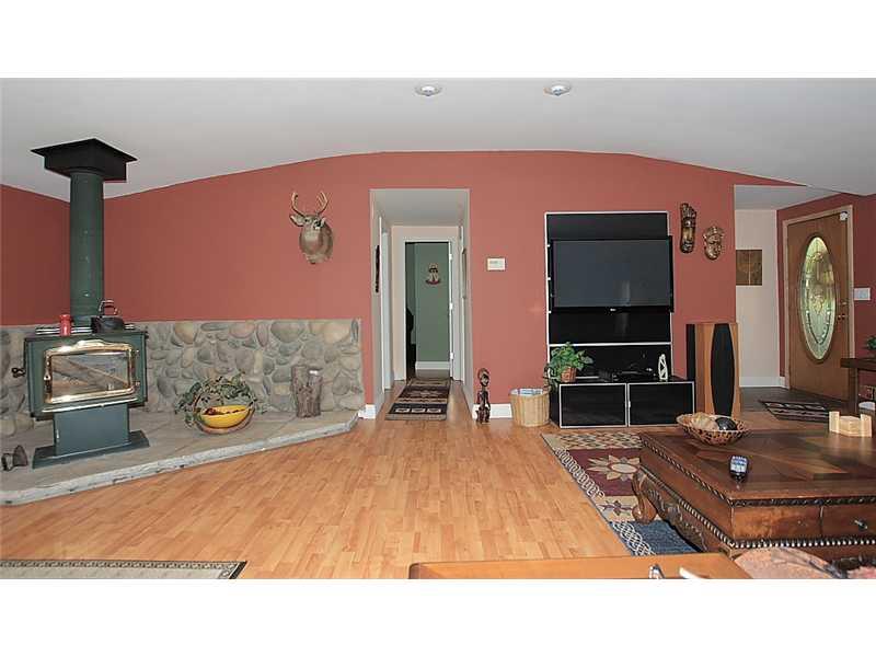 2887 Legionville Road Ambridge, PA 15003 - Photo 6 of 19 Living Room.