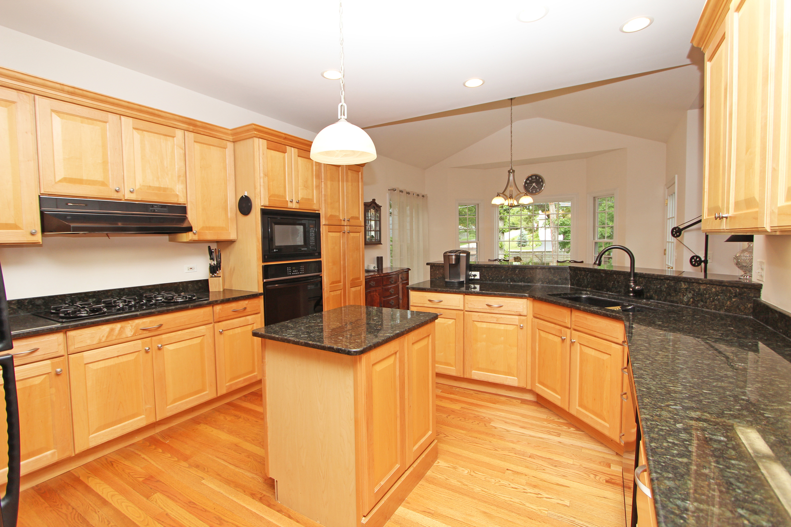 348 Linden Road Lake Zurich, IL 60047 - Photo 13 of 38