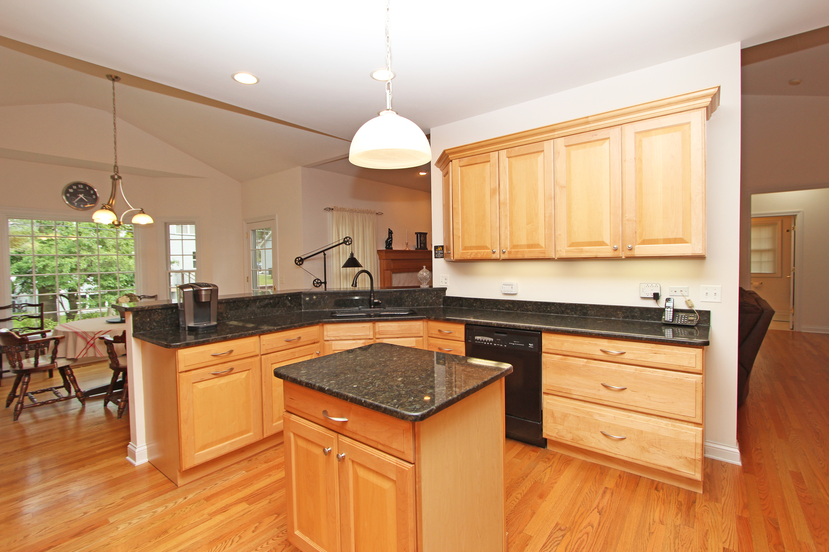 348 Linden Road Lake Zurich, IL 60047 - Photo 10 of 38