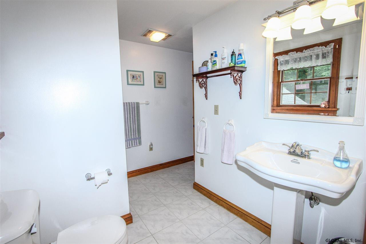 912 Charlton Road Schenectady, NY 12302 - Photo 17 of 25 Photo 17