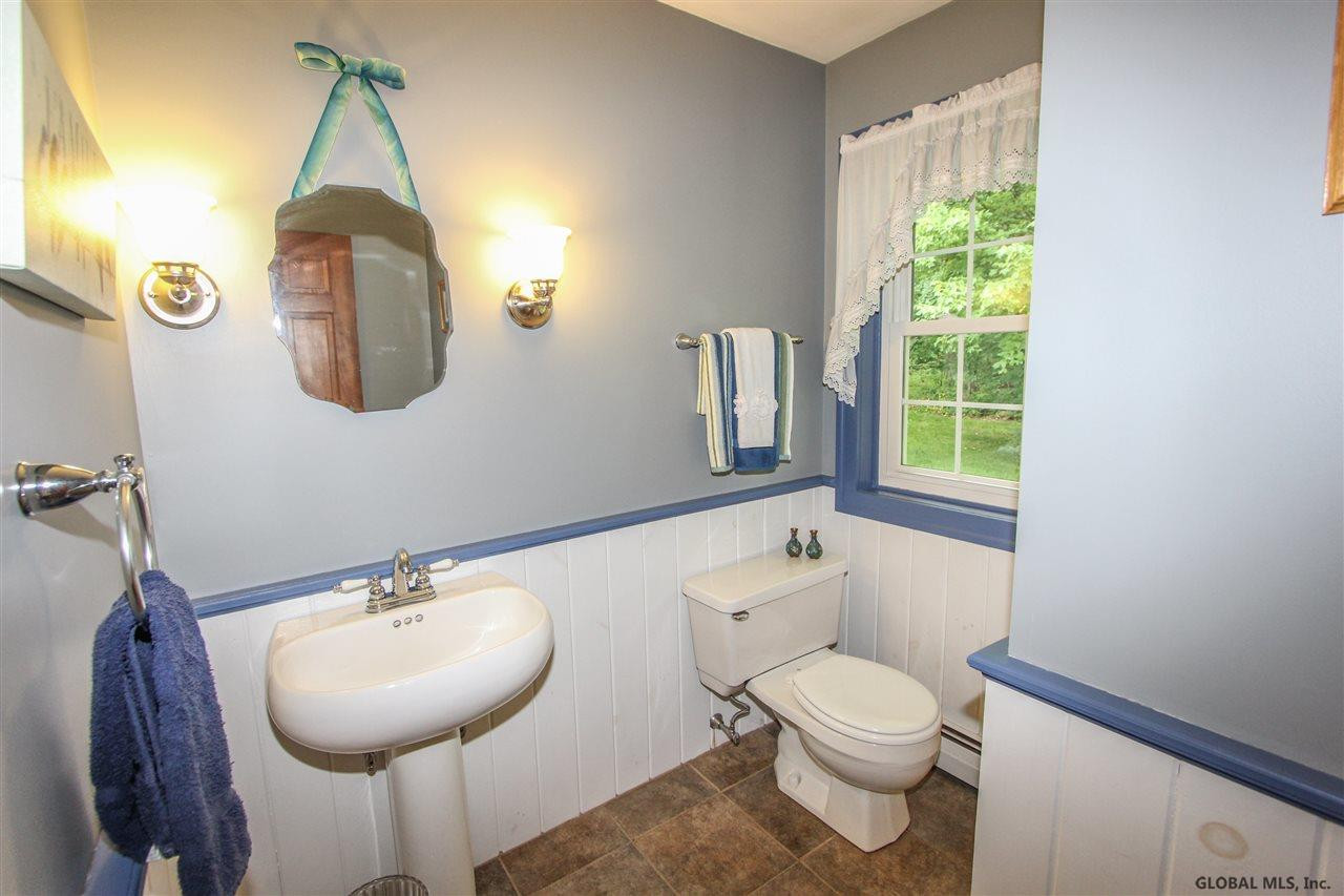 912 Charlton Road Schenectady, NY 12302 - Photo 19 of 25 Photo 19