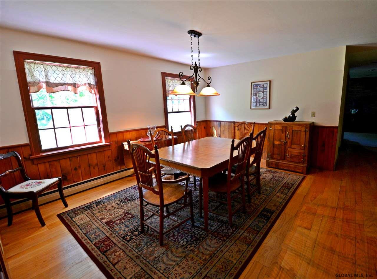 912 Charlton Road Schenectady, NY 12302 - Photo 4 of 25 Photo 4