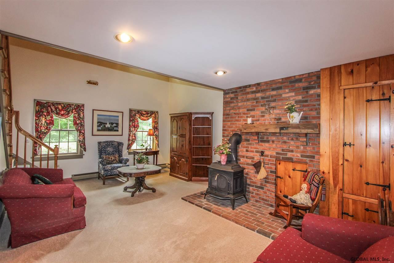 912 Charlton Road Schenectady, NY 12302 - Photo 10 of 25 Photo 10
