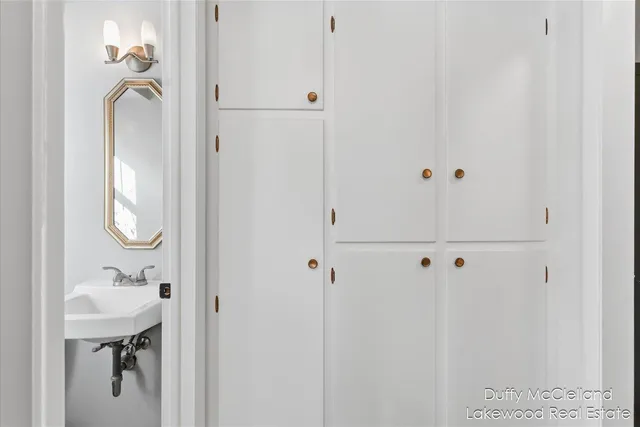 $205,000 | 2302 Northwest Avenue, Lansing, MI 48906