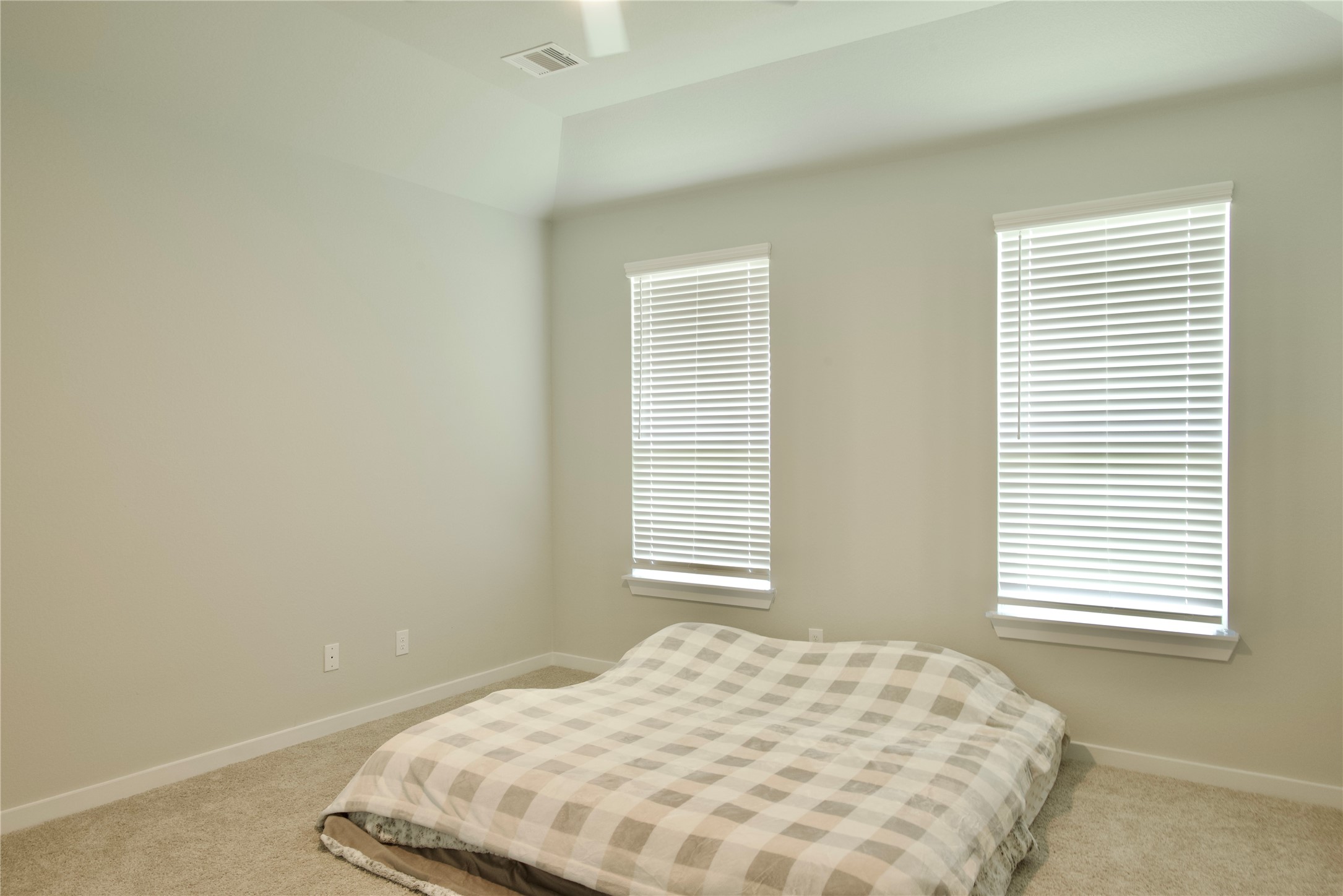 3207 Tilley Drive Rosenberg, TX 77471 - Photo 23 of 43 a bedroom with a bed and a window