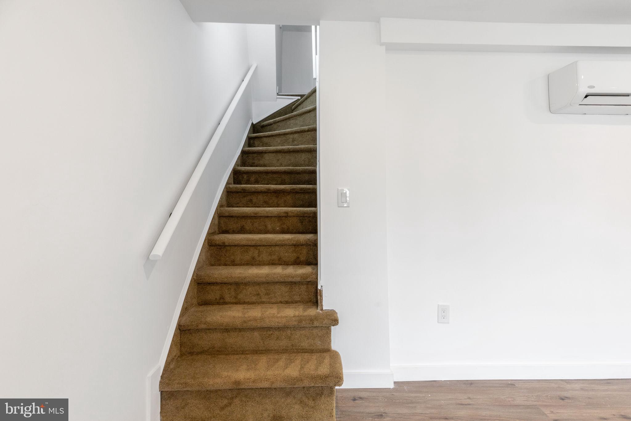 7041 Ridge Avenue Philadelphia, PA 19128 - Photo 5 of 22 a view of entryway