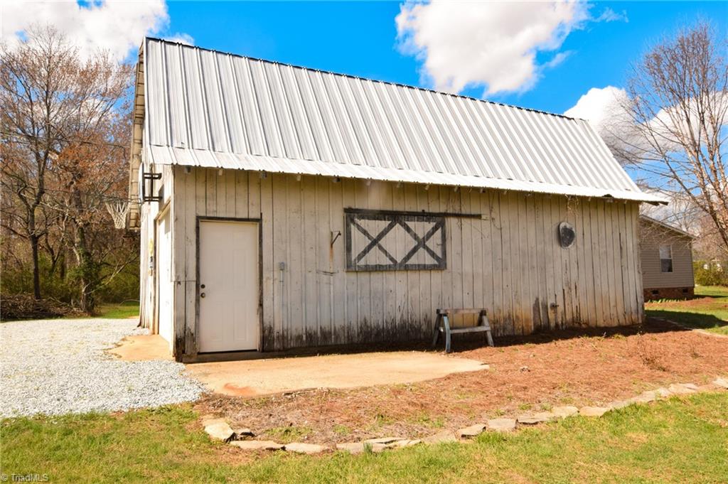 5600 Bunch Road Oak Ridge, NC 27310 - Photo 2 of 30 Barn