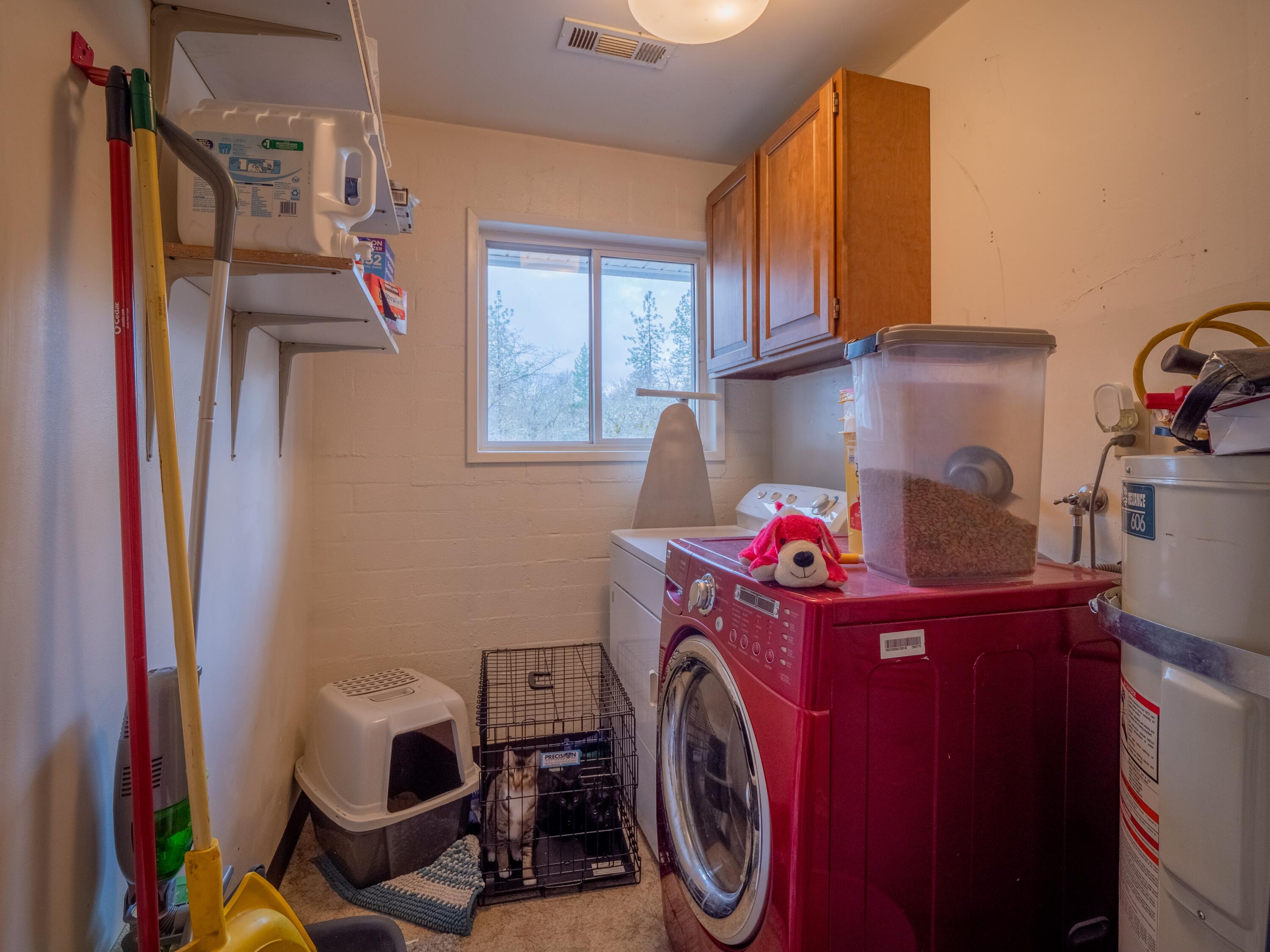 196 Rene Drive Shady Cove, OR 97539 - Photo 37 of 37 Laundry 1