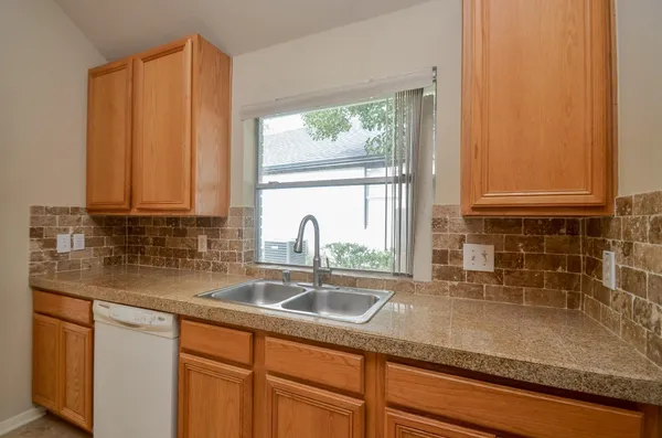 $1,950 | 102 Hollylaurel Drive, The Woodlands, TX 77382
